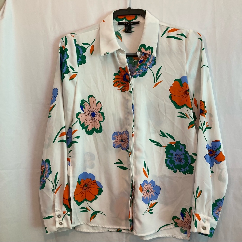 Forever, 21. Women’s multi floral button down, long sleeve blouse size small